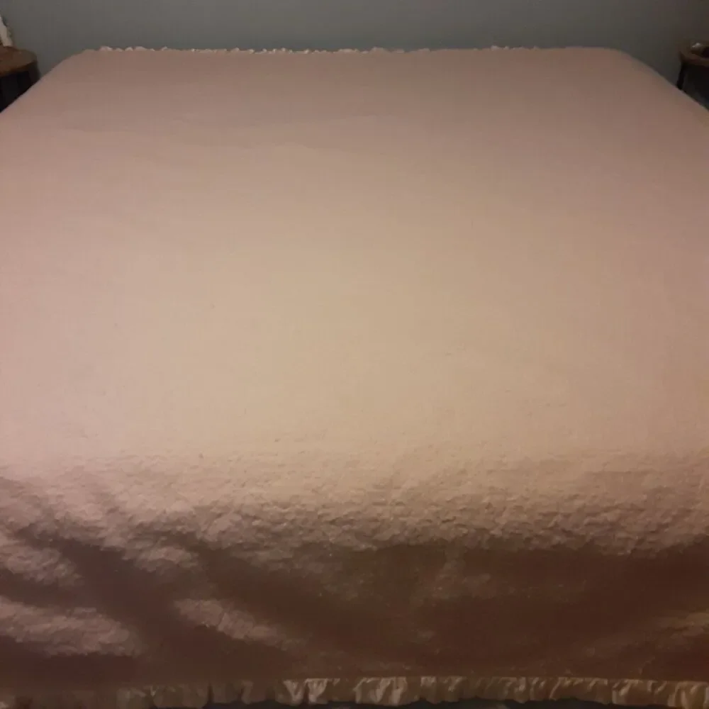 Vintage Sateen Trim Blanket Peach 90.5x99
